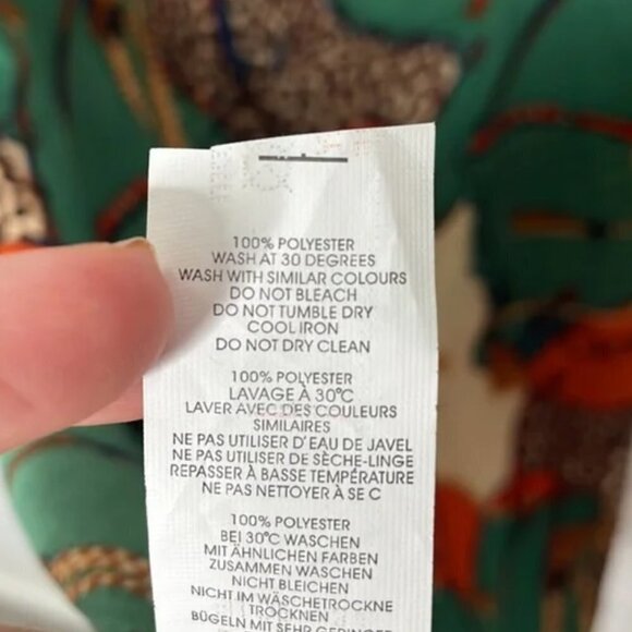 NWT Boohoo Satin Chain Print Twist Shift Dress - Picture 10 of 13